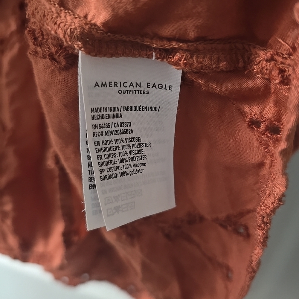 American Eagle Eyelet Terracotta Brown Peasant Boho Blouse Tassel Tie Top Sz XS - Picture 5 of 5